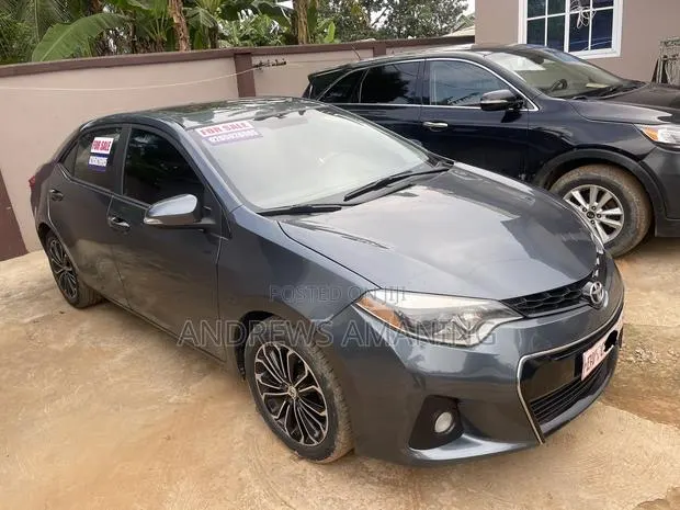 Toyota Corolla 2015 Blue · Photo 1