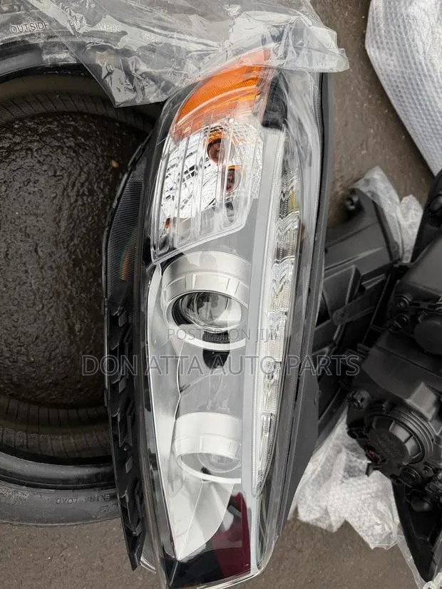 Kia Sorento 2017 Headlights Available · Photo 1