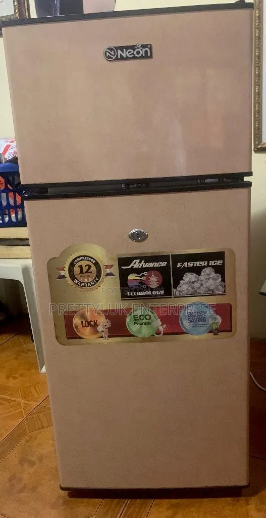 Mini Fridge for Sale · Photo 1