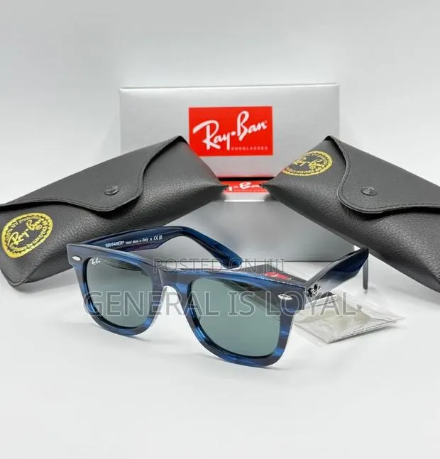 Ray-Ban Original Wayfarer in a Striped Blue Acetate Frame. · Photo 1
