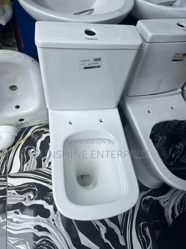 Water Closet- Twyford · Photo 1
