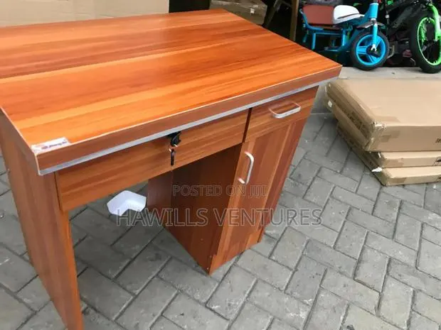 Office Table · Photo 1