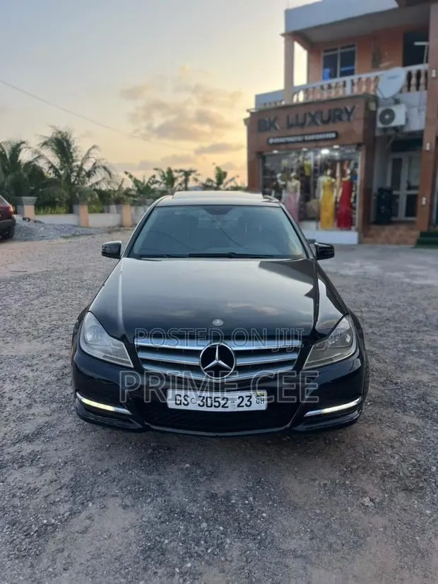 Mercedes-Benz C250 2013 Black · Photo 1
