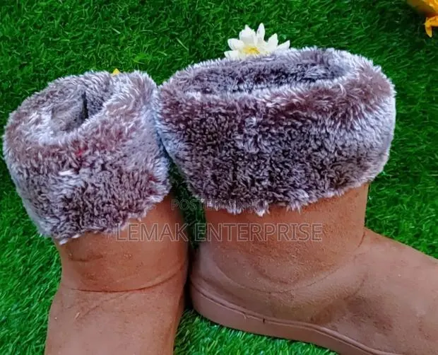 Children's Winter Boots Size 17 · Photo 2