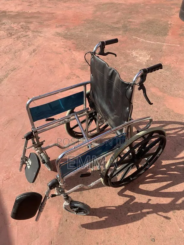 Orthopedic Manual Wheel Chair Recliner · Photo 1