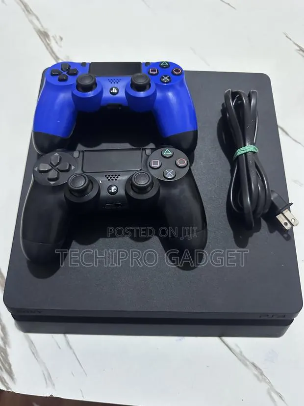 PlayStation 4 Slim Used · Photo 1