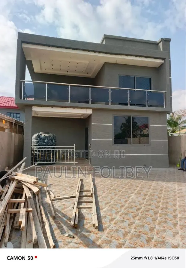 5bdrm Duplex in Dg Properties, Ablekuma for sale · Photo 1