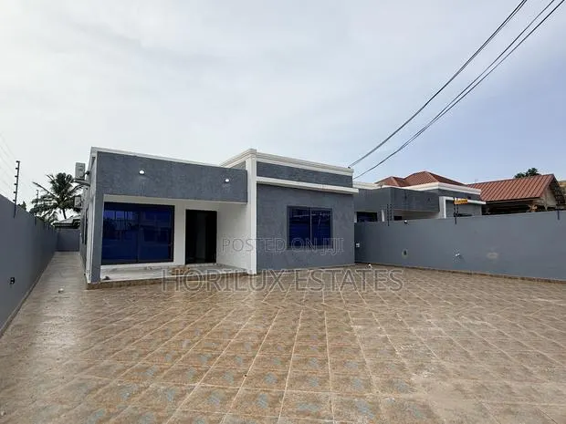 3bdrm Bungalow in Ablekuma Odumase for sale · Photo 1