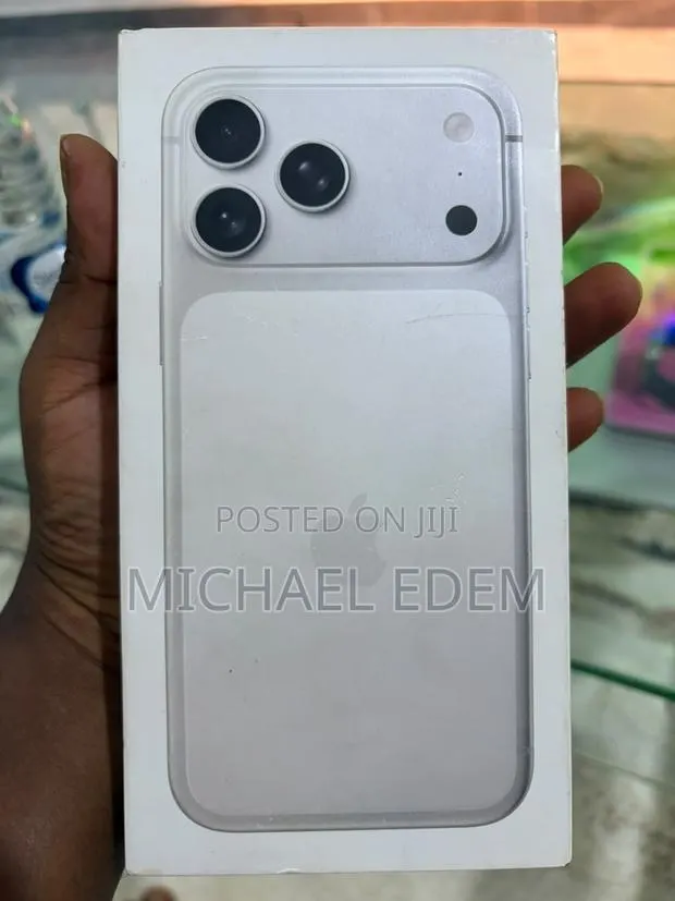 New Apple iPhone 17 Pro Max 256 GB Gray · Photo 1