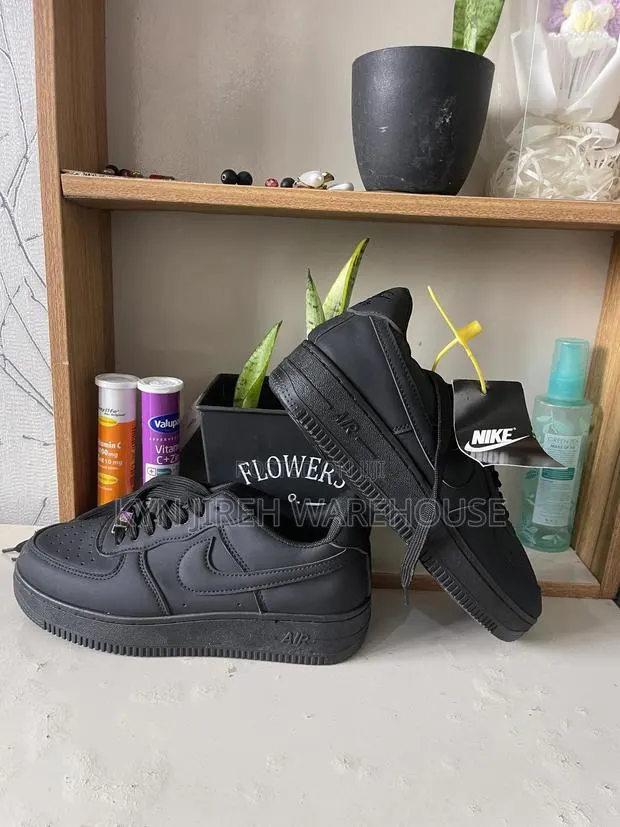 Original Air Force 1 Black · Photo 1