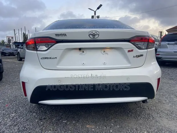 Toyota Corolla SE 2021 White · Photo 1