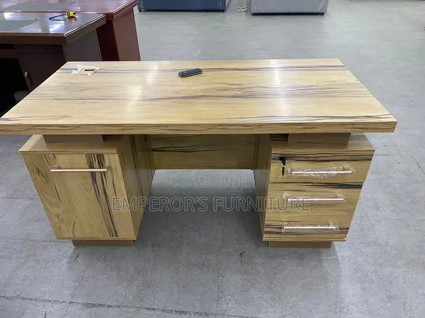 Modern Office Table With Silk Design · Photo 1