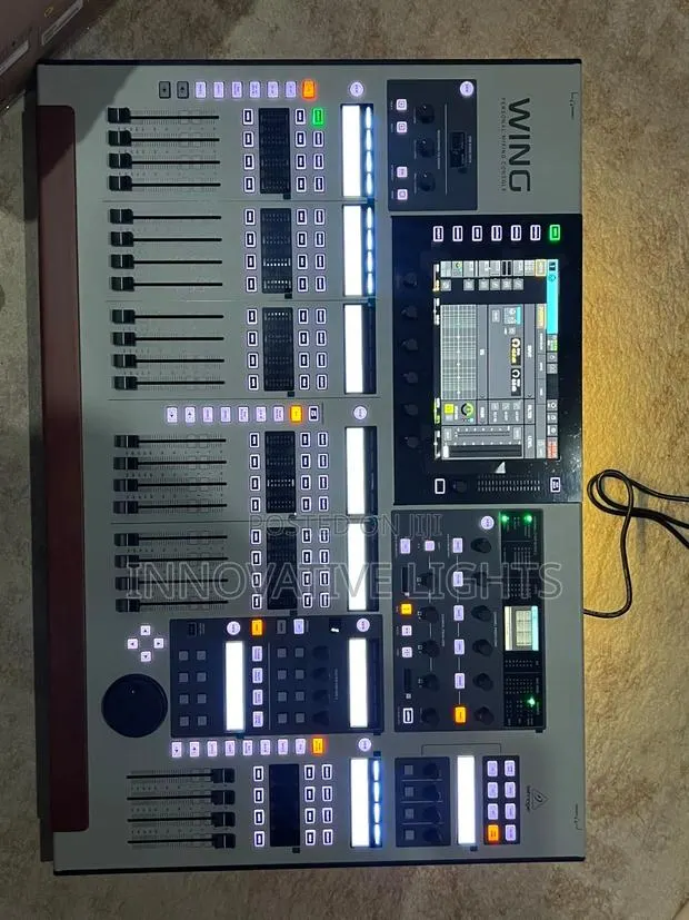 Behringer Wing and Stagebox · Photo 1