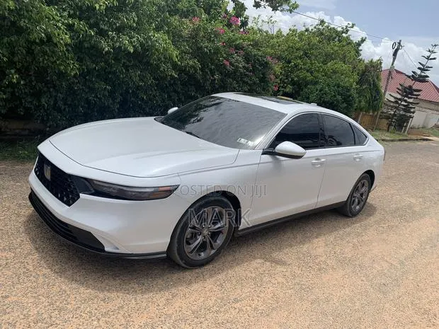 Honda Accord 2023 White · Photo 1