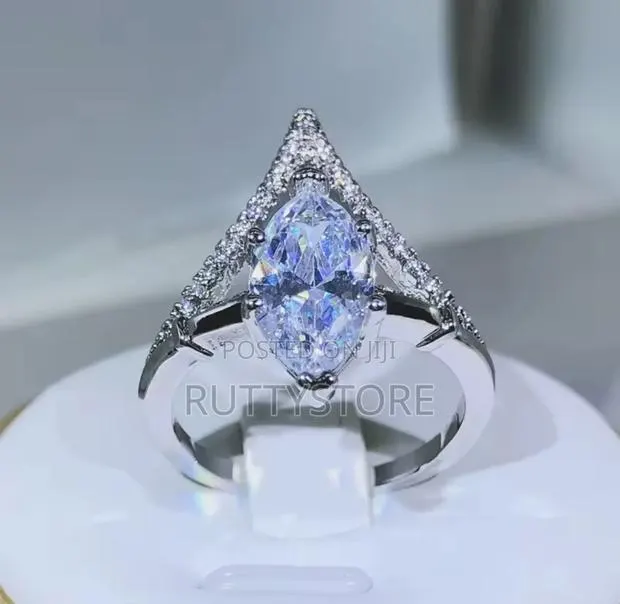 Drop Shape Original 925 Sterling Silver Engagement Ring · Photo 1