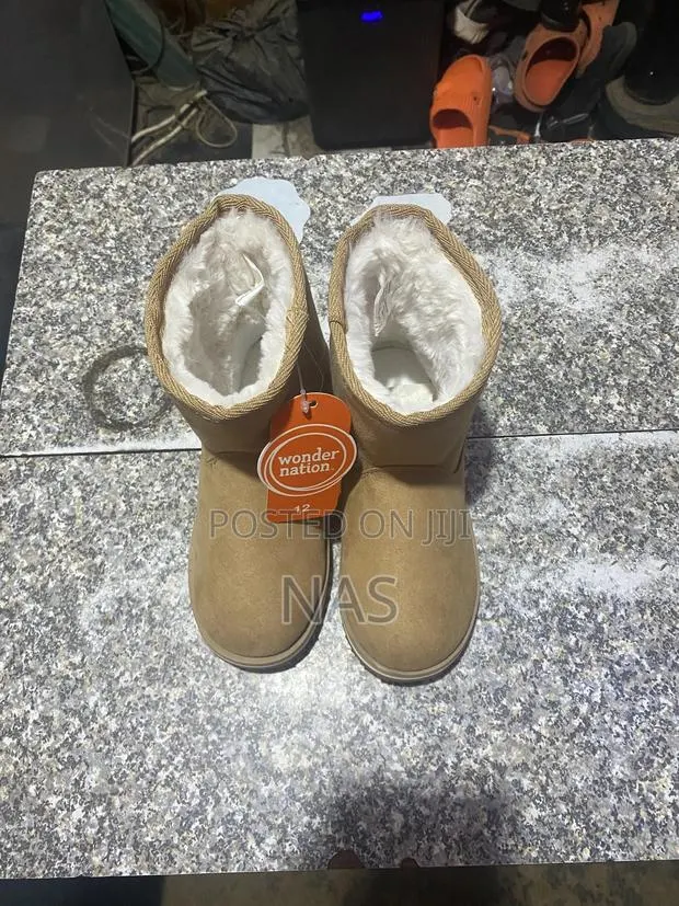 Children Unisex Boot · Photo 2