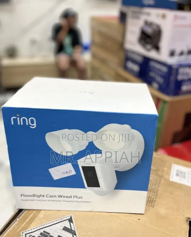 Purchase Adorable Ring Floodlight Cam Wired Pro · Photo 1