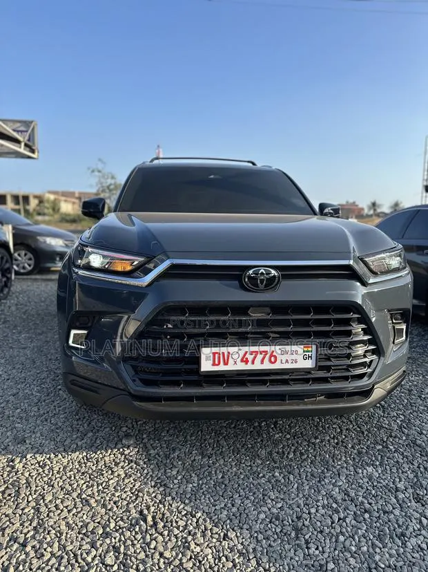 Toyota Grand Highlander XLE AWD 2024 · Photo 1