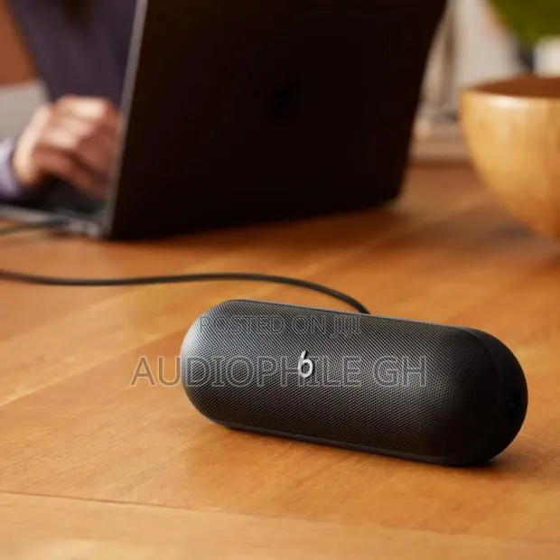 Beats Pill Portable Bluetooth Wireless Speaker 3rd Gen · Photo 1