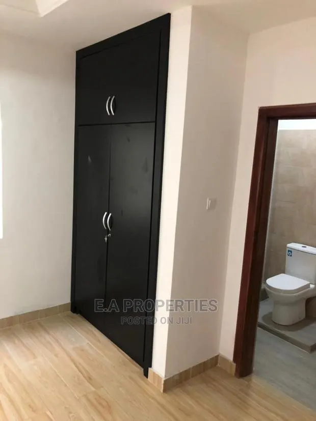 4bdrm House in E a Proprties, Ghana Flag for Sale · Photo 4