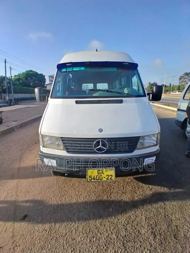 Mercedes-Benz Sprinter 2002 White · Photo 1