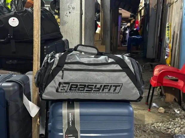 Easy Fit Sporting/Travel Durable Duffel Bags · Photo 1