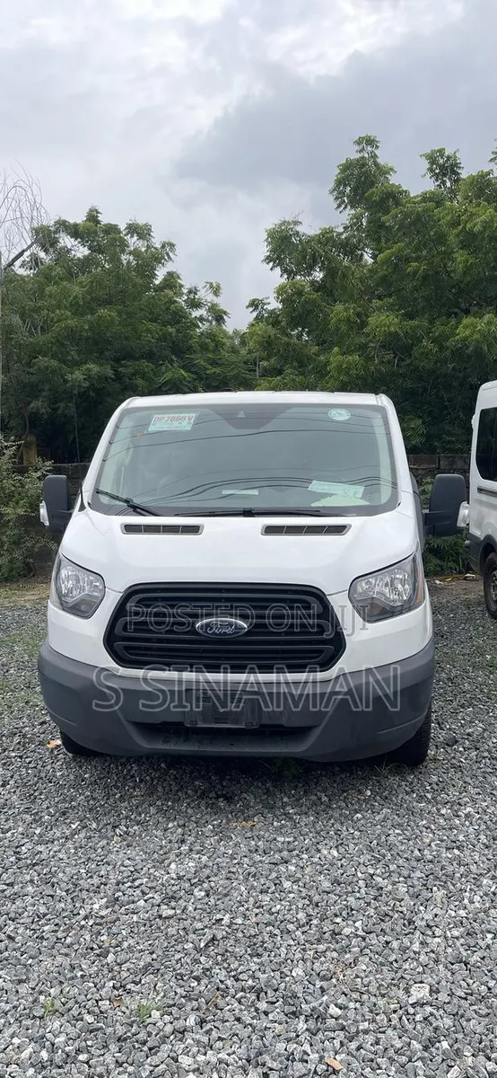 Ford Transit 2019 White · Photo 1