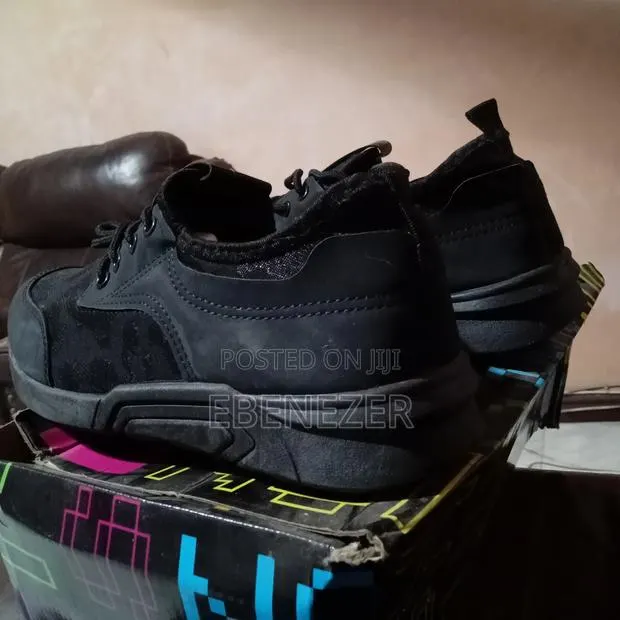 Unisex Footwear · Photo 1