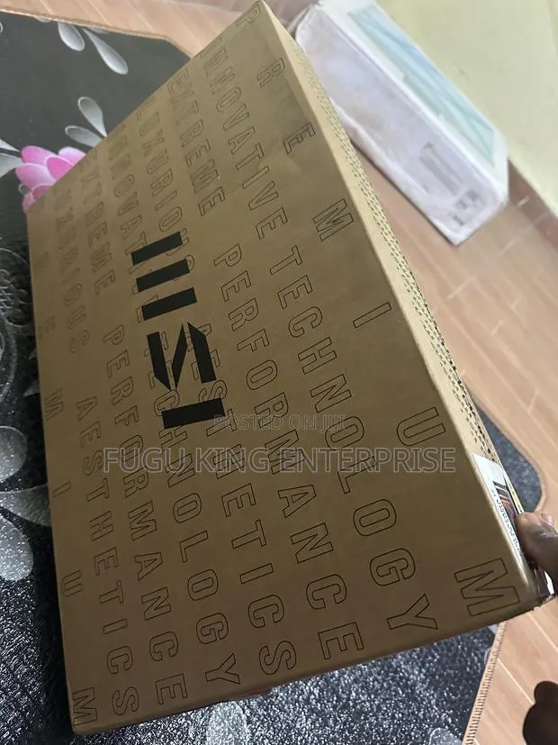 New Laptop MSI Katana 17 16GB Intel Core i7 SSD 512GB · Photo 1