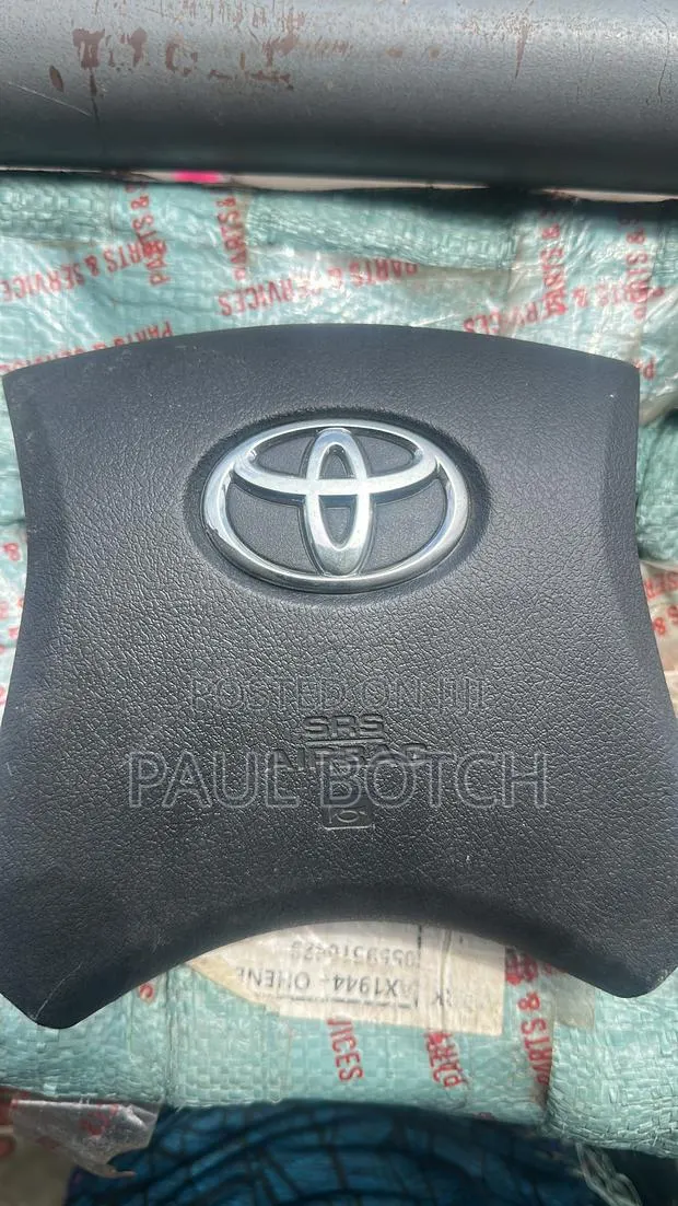 2007-2014 Toyota Camry Steering Wheel Airbag Cover · Photo 1
