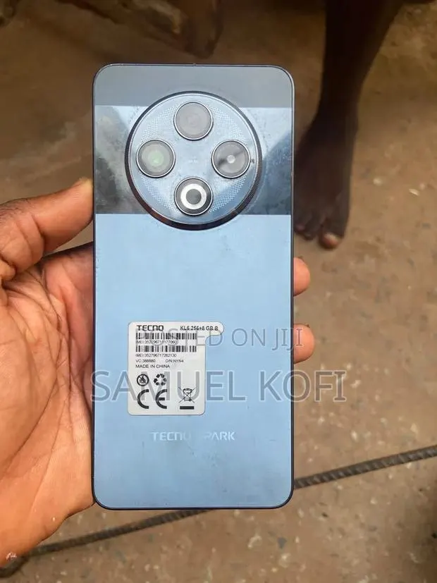 Tecno Spark 30 Pro 256 GB Bronze · Photo 1