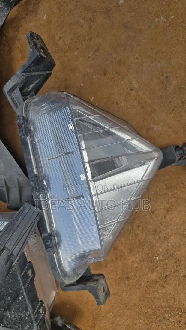 2019 2020 Hyundai Elantra Fog Traffic Indicator Light · Photo 1