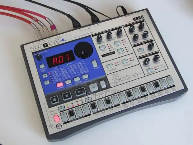 Synthesiser Korg Ea-1 · Photo 1