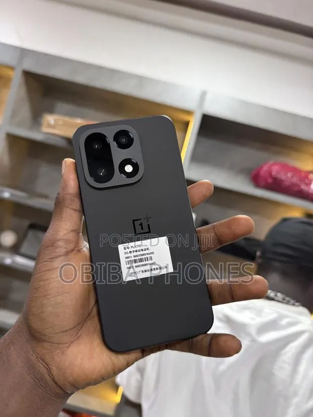 OnePlus 15 256 GB Black · Photo 1