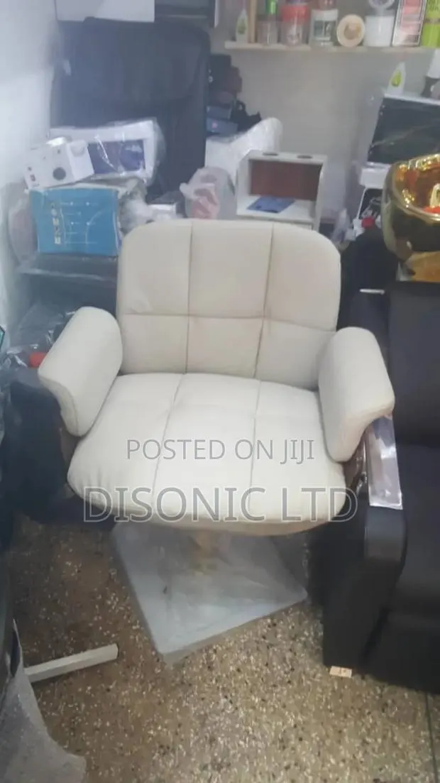 Hair Styling and Barber Chair · Photo 1