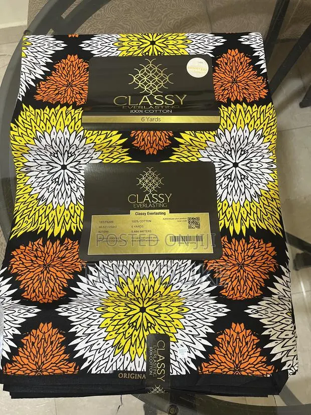 Classy Floral African Print Fabric · Photo 1