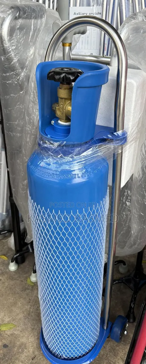 Oxygen Cylinder 10 Liters · Photo 1