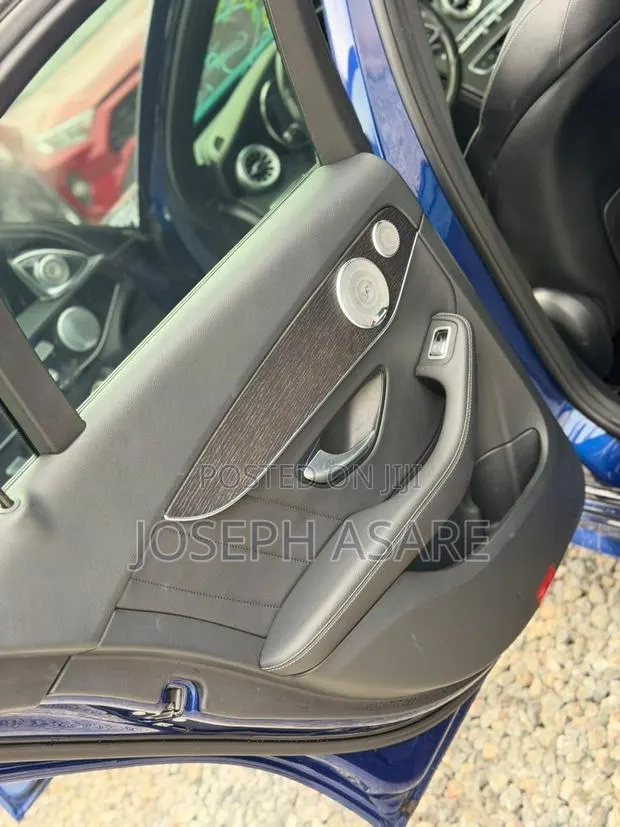 Mercedes-Benz C300 2021 Blue · Photo 1