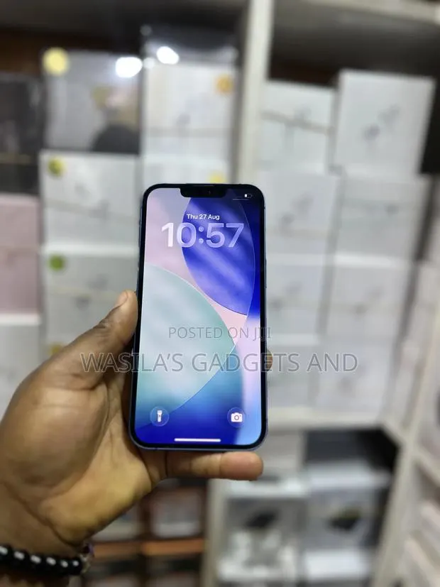 Apple iPhone 13 128 GB Blue · Photo 1
