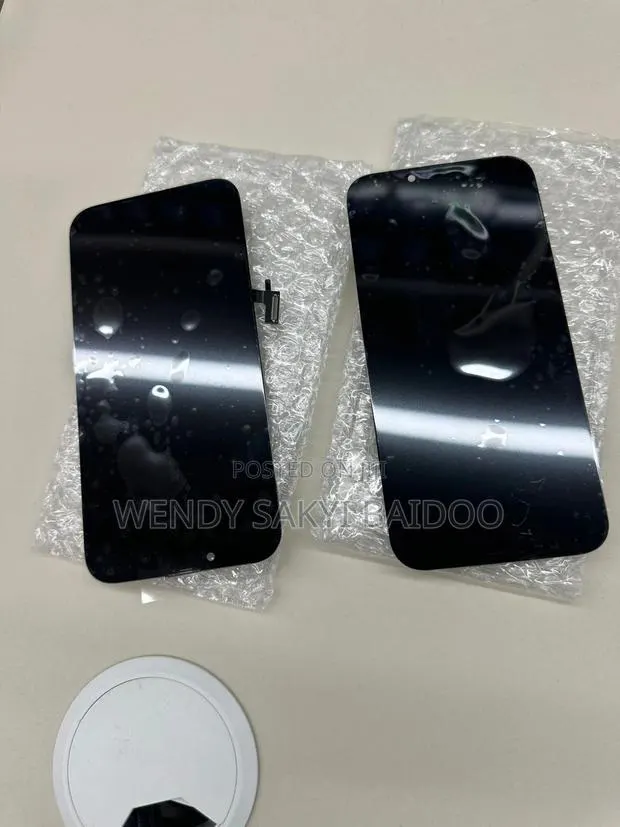 iPhone 13 Screen Protector · Photo 1