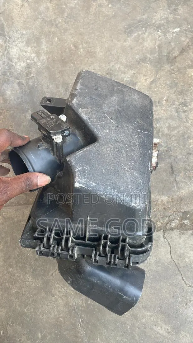 Toyota Corolla Air Cleaner 2009-2018 · Photo 1