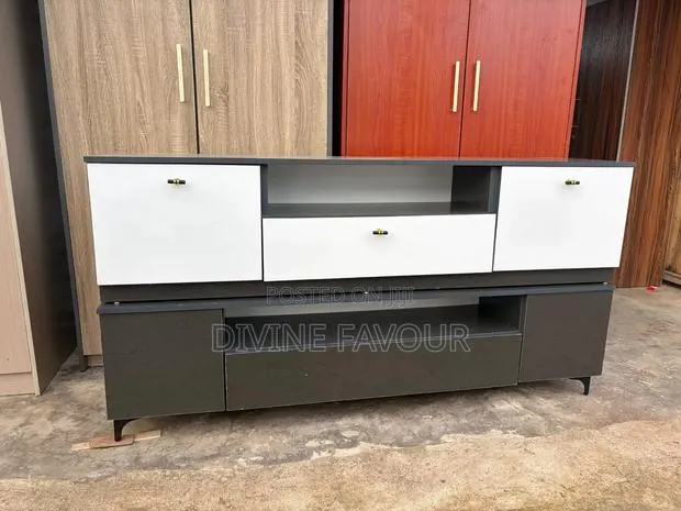 Modern Style TV Stand in Shop · Photo 1