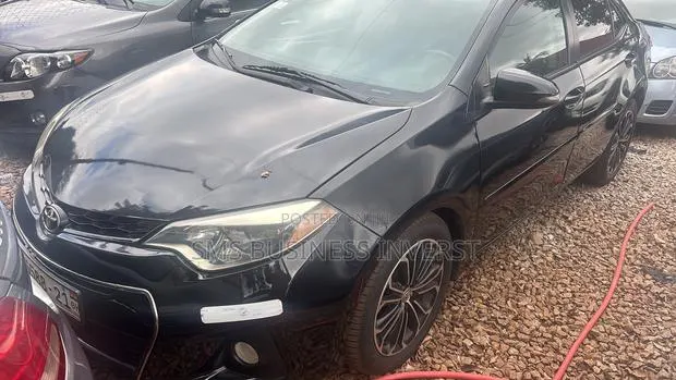 Toyota Corolla LE 4dr Sedan (1.8L 4cyl CVT) 2014 Black