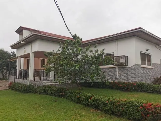 7bdrm House in Kwabenya for rent · Photo 1