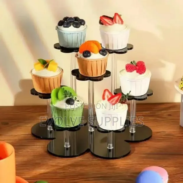 7 Holder Acrylic Cupcake Stand · Photo 1