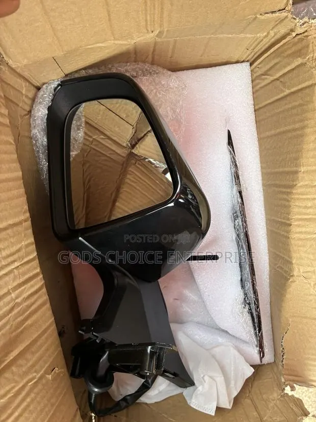 Side Mirror Nissan Altima 2018-2020 · Photo 1