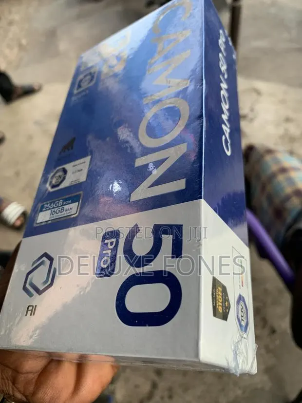 New Tecno Camon 50 Pro 256 GB Blue · Photo 1