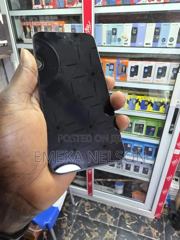 Infinix Hot 70 128 GB Black · Photo 1