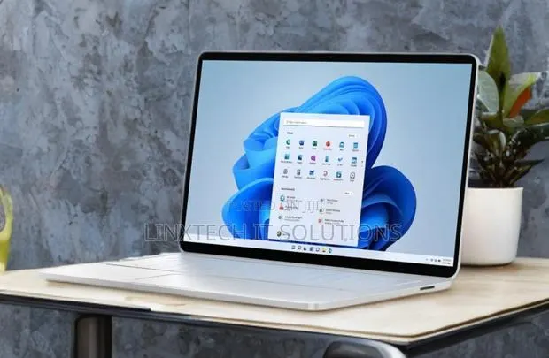 Windows 11 On Chromebook · Photo 1