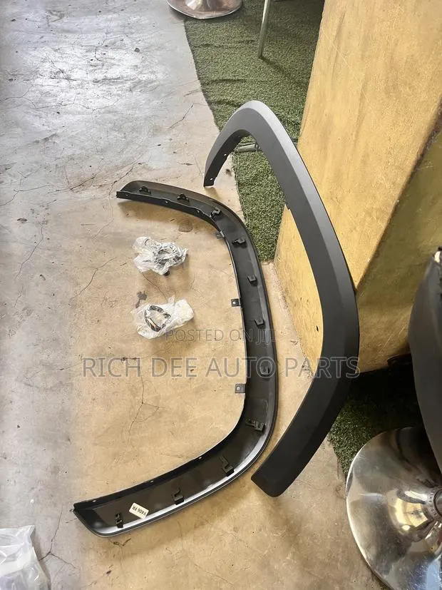 Toyota Tacoma 2023, 2024 Fender Mouldings Front · Photo 1